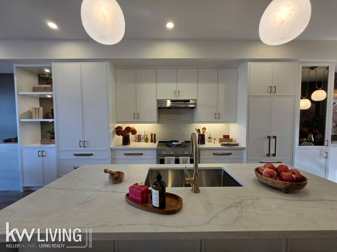 AVELLA model suite designer kitchen